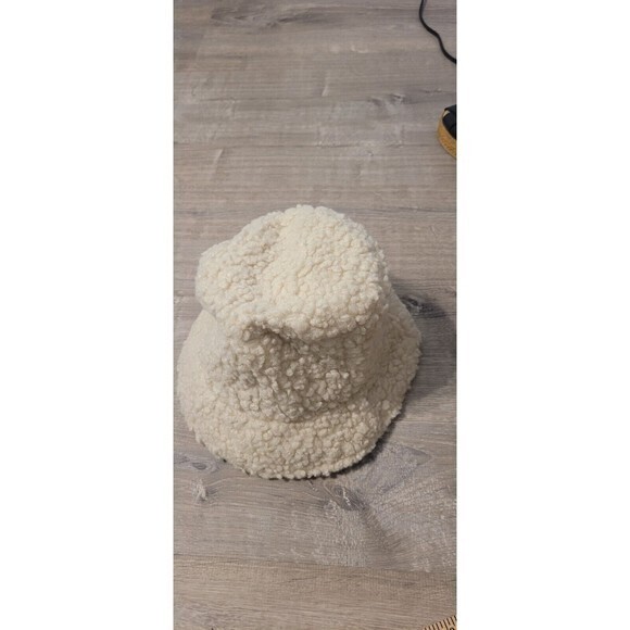 Alexis Bendel Womens White Sherpa‎ Bucket Hat - Picture 1 of 5